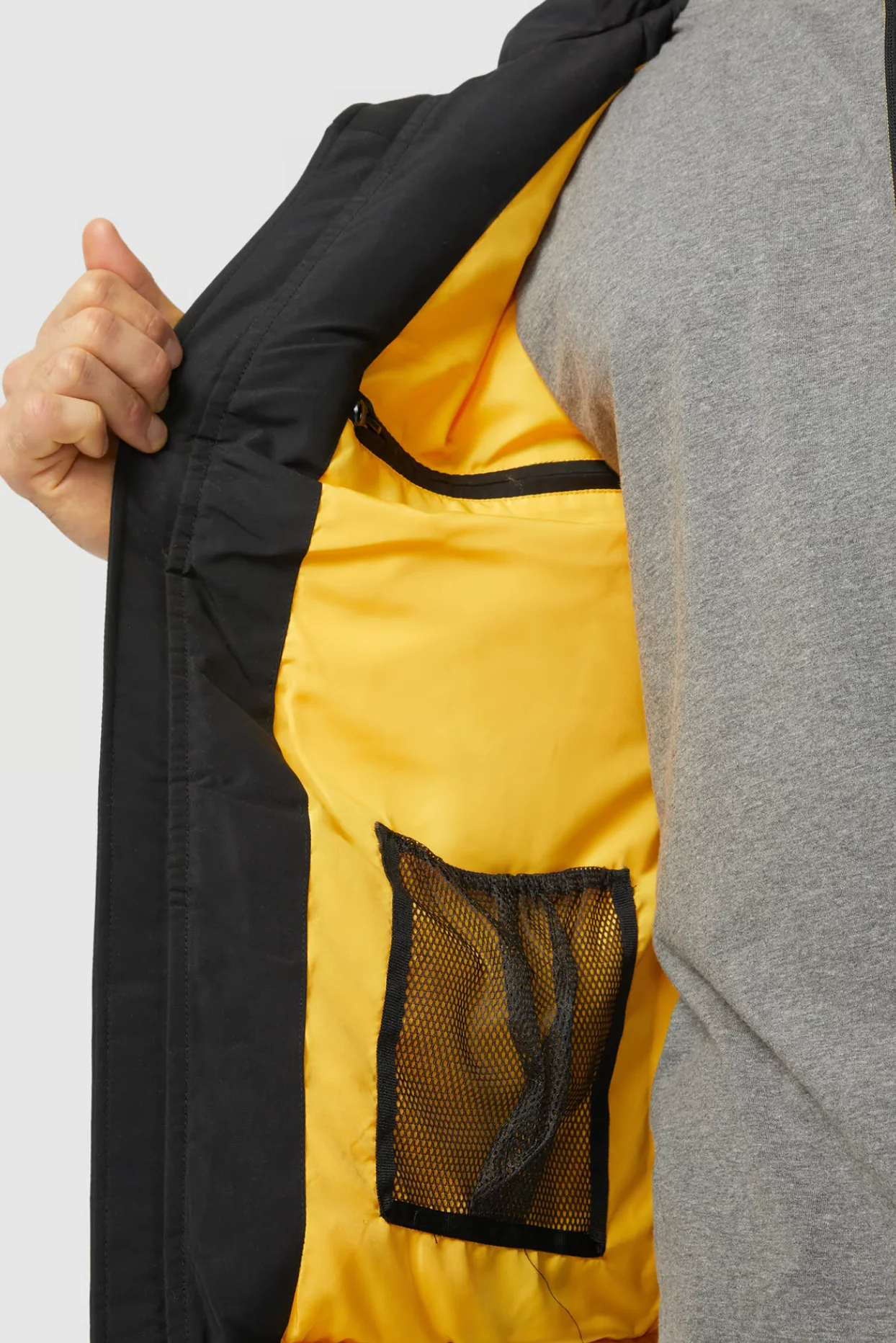 CAT Arctic Zone Vest - Image 3