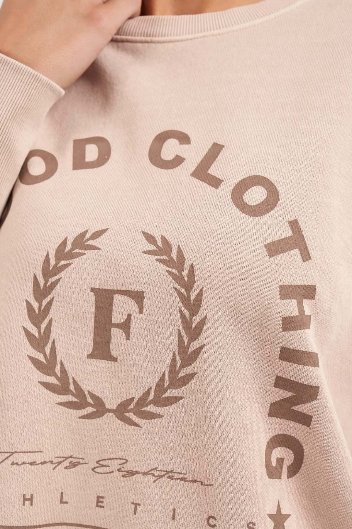 Foxwood Medalion Crew - Image 4