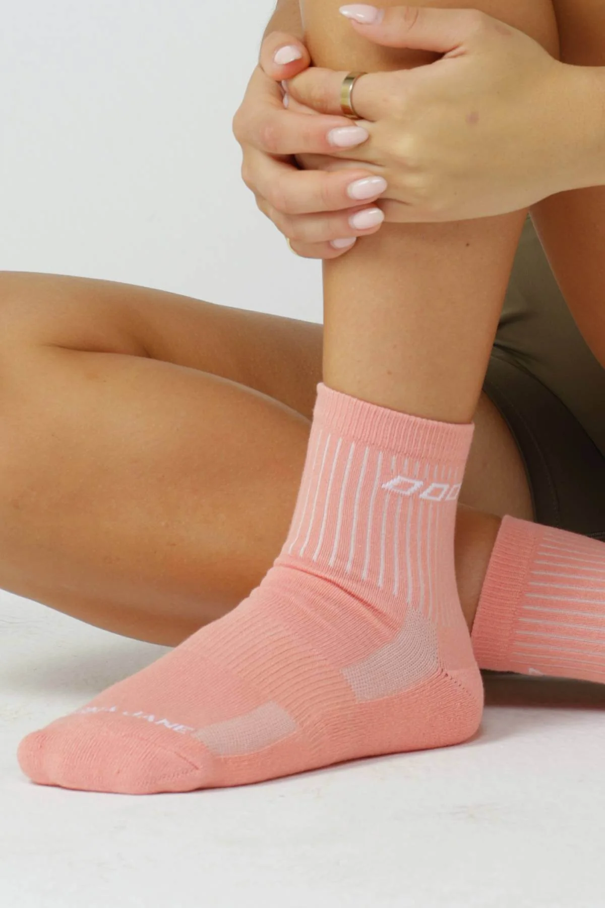Lorna Jane 3pk LJ Quarter Crew Socks - Image 3