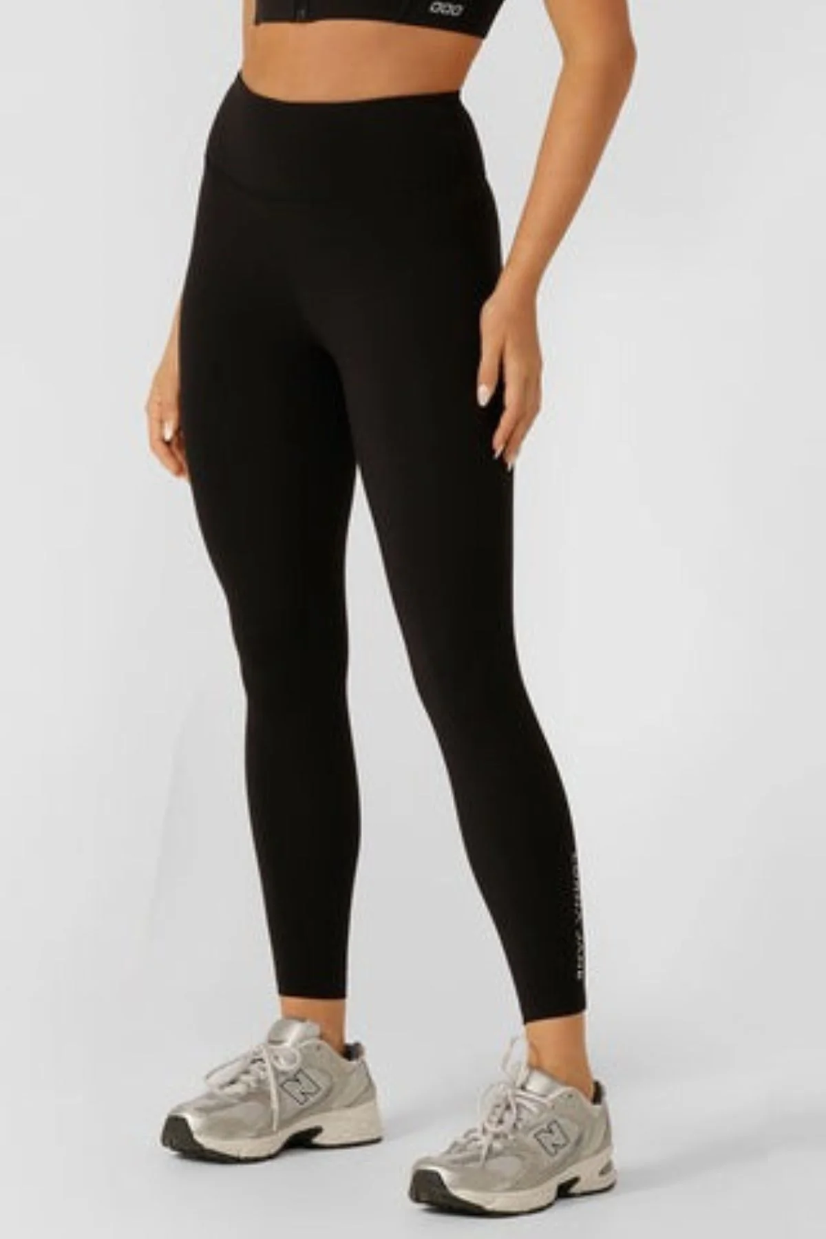 Lorna Jane Lotus No Chafe Phone Pocket Ankle Biter Leggings - Image 2