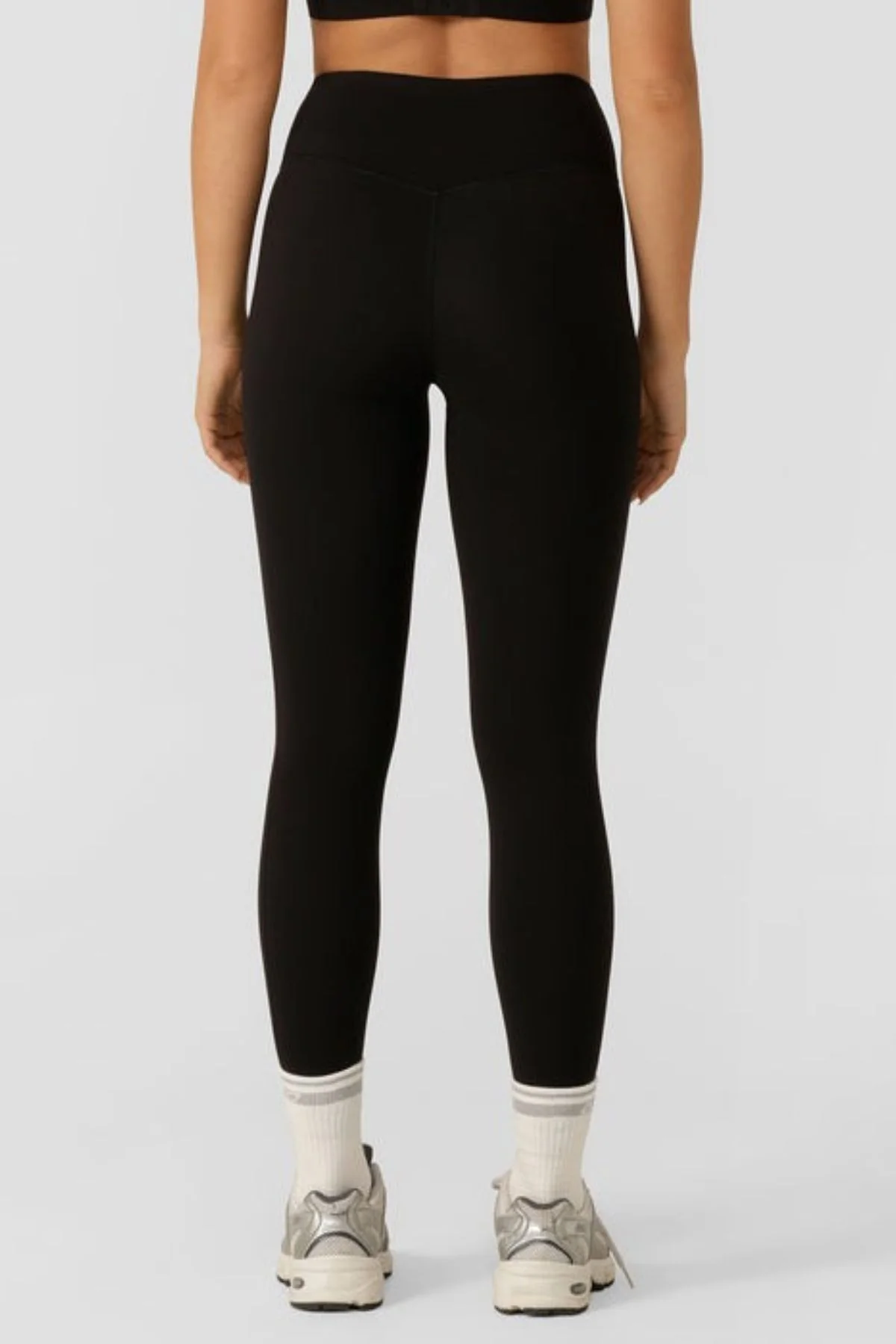 Lorna Jane Lotus No Chafe Phone Pocket Ankle Biter Leggings - Image 3