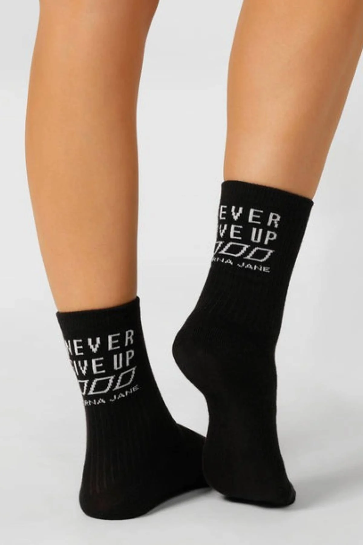 Lorna Jane Never Give Up Arch Support Crew Socks