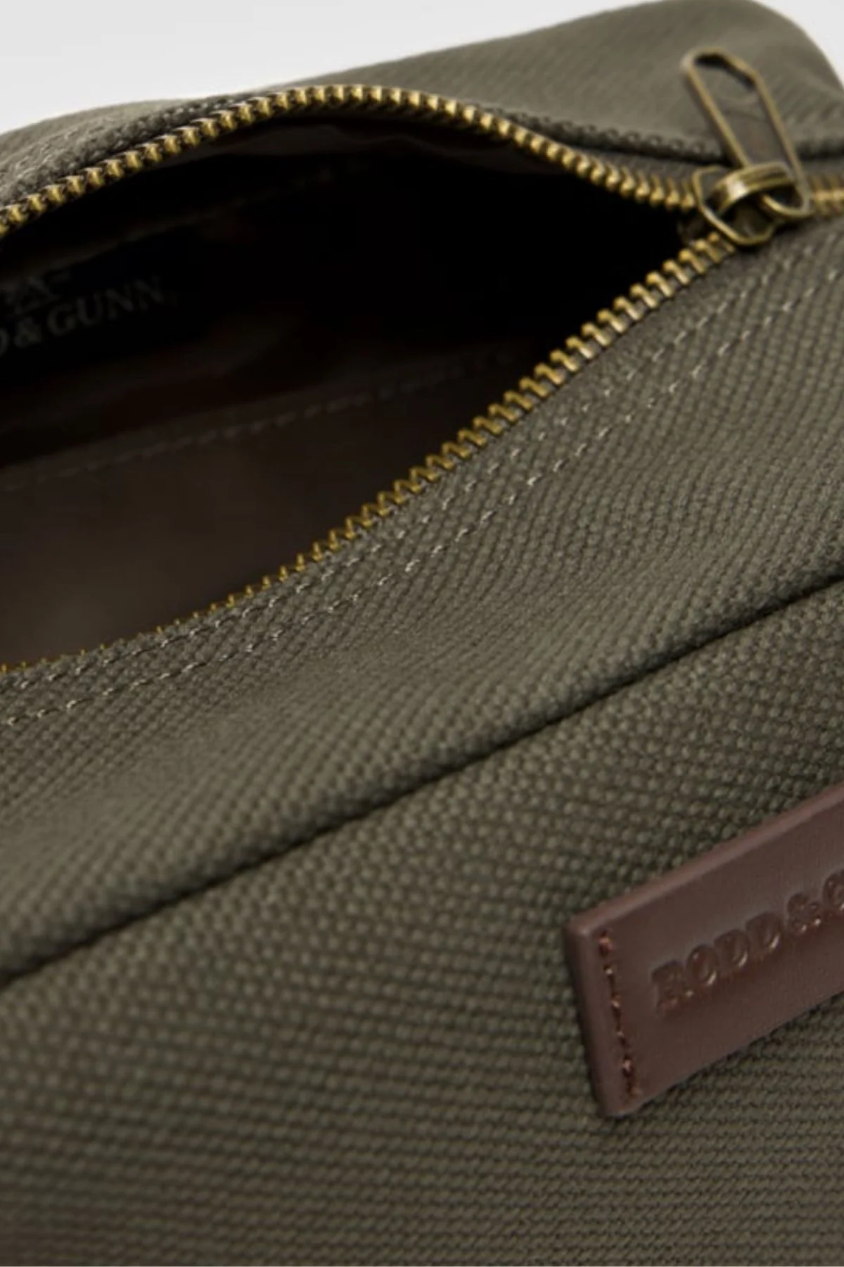Rodd & Gunn Ponsonby Wash Bag - Image 4