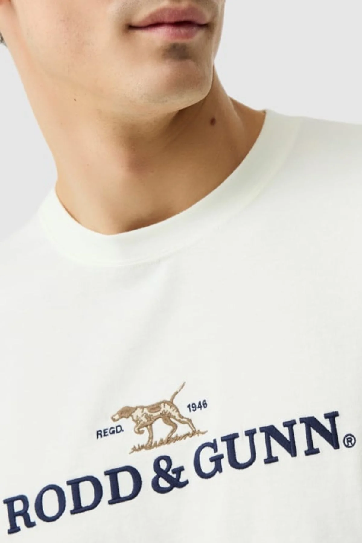 Rodd & Gunn The Peaks Logo Tee - Image 3